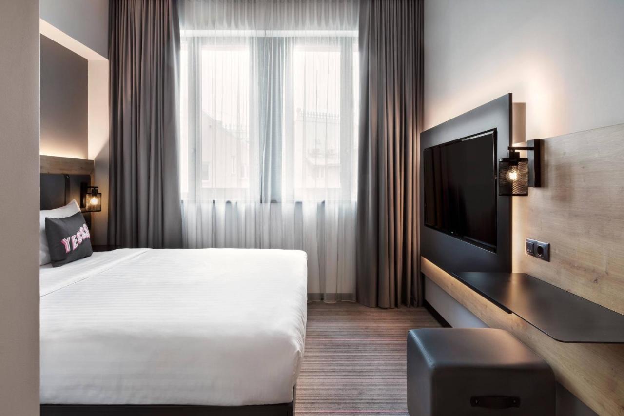 Moxy Old Town Hotel 3*
