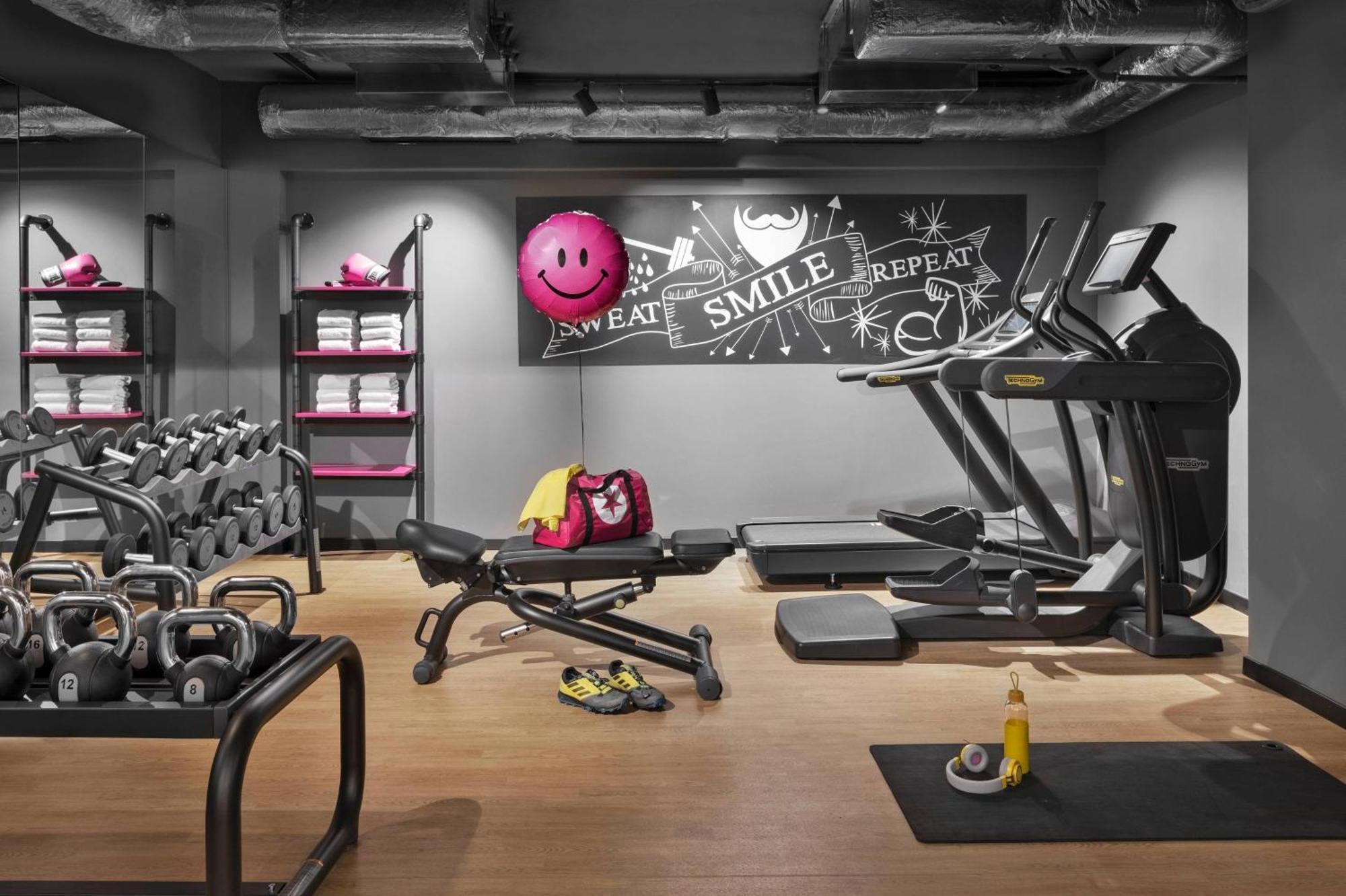 Moxy Old Town מלון 3*