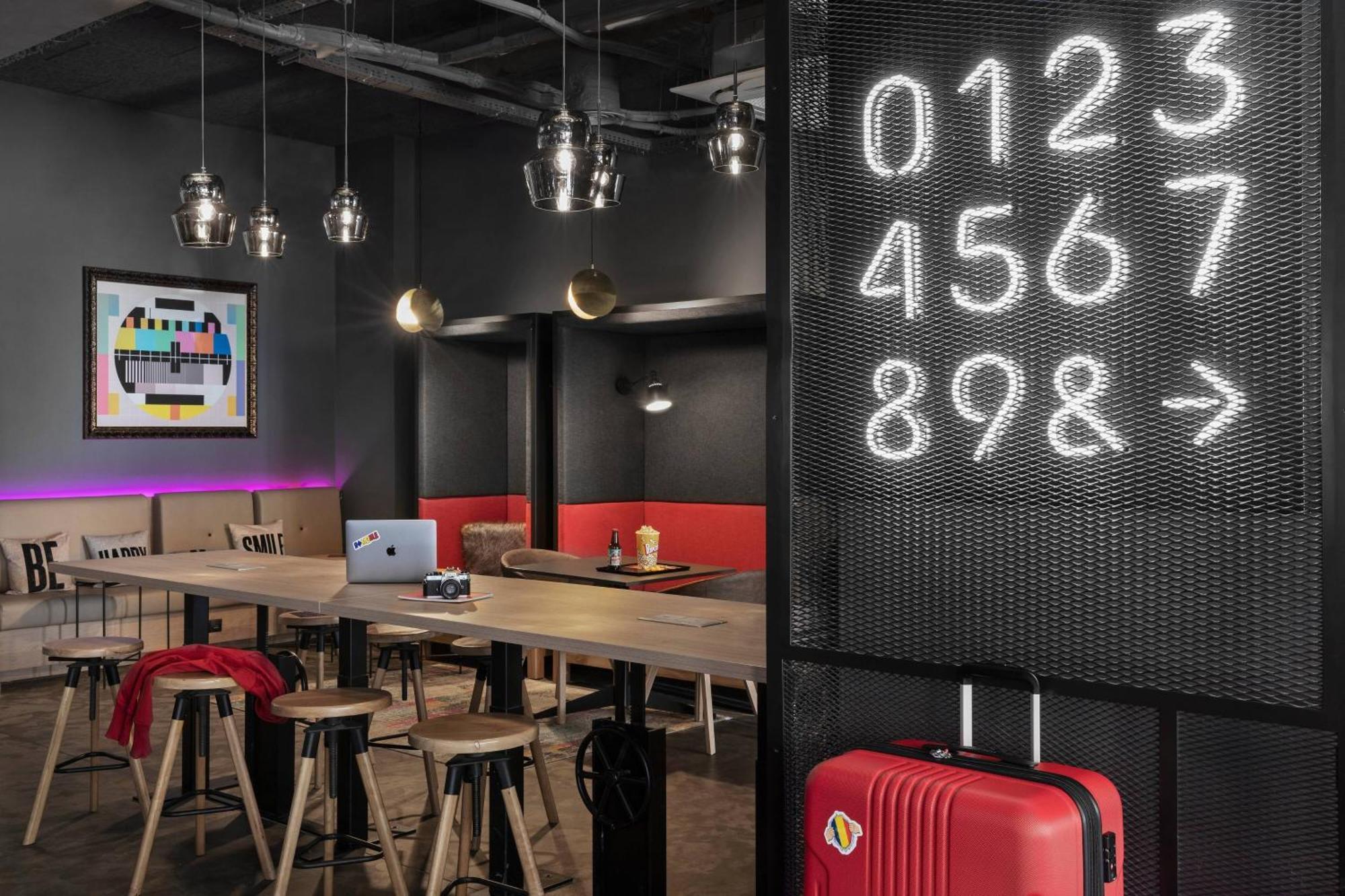 Moxy Old Town Hotel